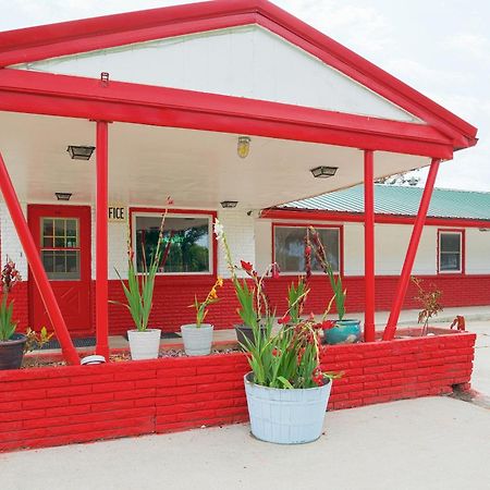 Oyo Hotel Lamberton Hwy 14 Exterior photo