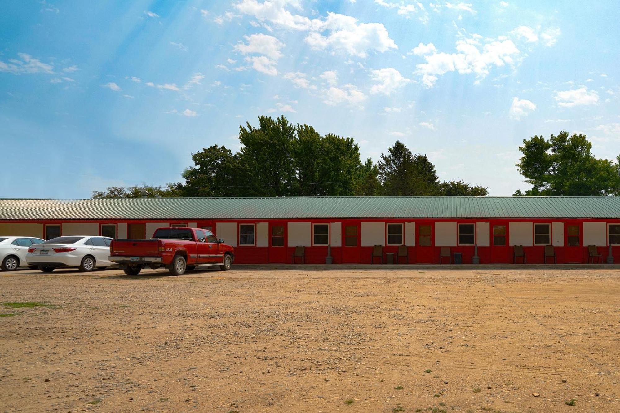 Oyo Hotel Lamberton Hwy 14 Exterior photo